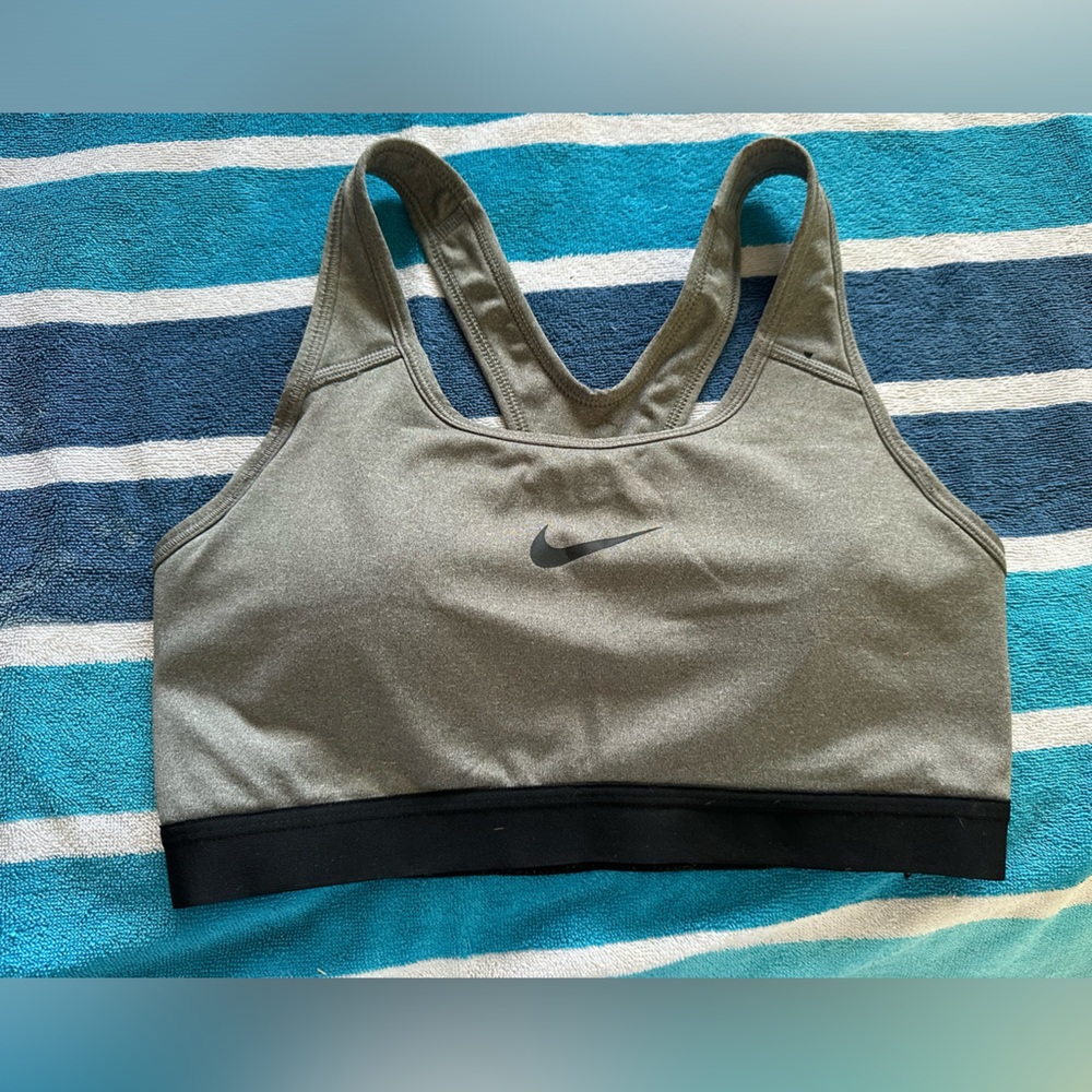 Nike DriFit sports bra with pads medium grey